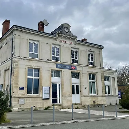 Apartment Le Scandinave Gare Riviere 4p Reve Au Mans La Suze-sur-Sarthe